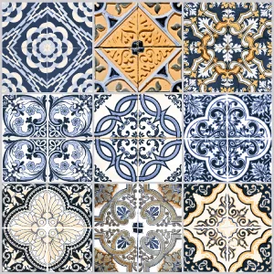 PLACA DECOR 7322 - 30X30 cm, ceramica glazurata, decorativa, multicoloră in tonuri de alb, negru, albastru și auriu, suprafata mată, pentru interior, pereți și pardoseli.