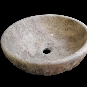 LAVOAR DIN TRAVERTIN SILVER - 42X15 cm, rotund, aspect rustic deosebit interior chituit și șlefuit, cu exterior scapitat, gri-argintiu cu variații naturale bej, montaj pe blat, un echilibru între estetică naturală și finisaj premium.