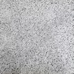 GRANIT NH GRI FIAMAT - 60X60X1.8 cm, finisaj fiamat, suprafata rugoasa, antiderapanta, nuante de gri inchis si gri deschis, pentru placari interioare si exterioare.