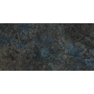 GRESIE HG LAMBRADORITE AQUA - 60X120 cm, porțelanată, aspect de piatră semiprețioasă în nuanțe de albastru-aqua și gri închis, finisaj super lucios high glossy, ideală pentru interioare spectaculoase și moderne.