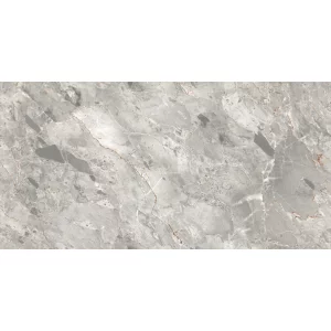 GRESIE CRAFT IRIS GREY - 80X160 cm, porțelanată, impresionează prin aspectul său elegant, inspirat din piatra naturală, în nuanțe de gri deschis și gri mediu cu vene subtile bej-maronii. Finisajul mat cu efecte de gravură (carving) creează profunzime și un rafinament aparte, ideal pentru spații moderne și sofisticate.