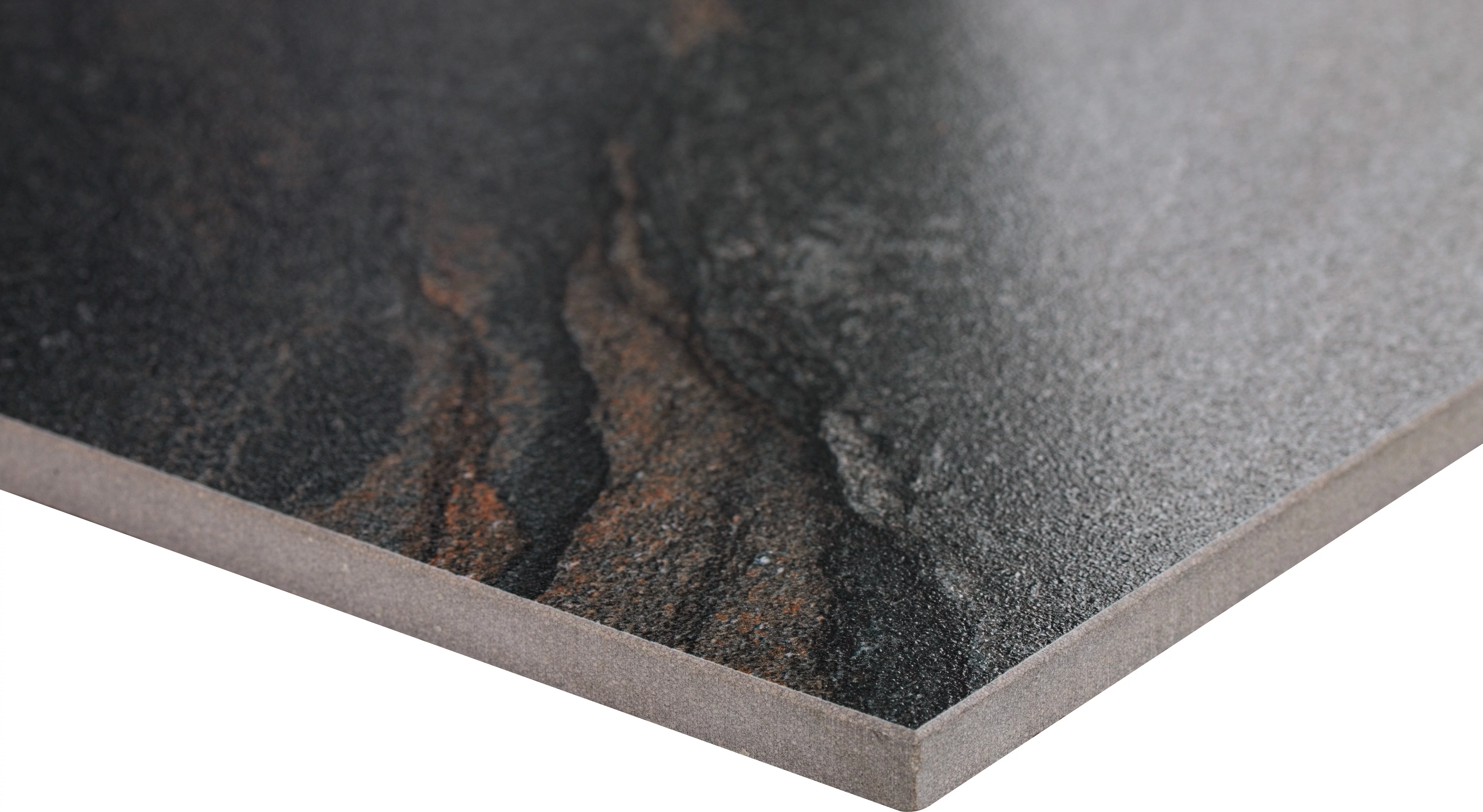 GRESIE SLATE ANTHRACITE MAT - 60X60 cm, porțelanată rectificată, finisaj mat, în nuanțe intense de antracit cu accente ruginii, aspect natural de ardezie, ideală pentru spații interioare și exterioare moderne.