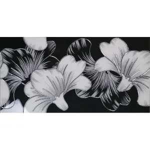 PLACA DECOR FAIANTA FC-36BG630-3 - 30X60 cm, portelanata, glazurata, rectificata, design floral alb-negru pe fundal lucios și inserții argintii, un contrast elegant pentru interioare moderne.