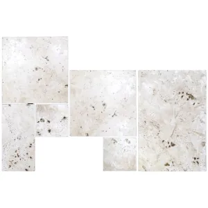 TRAVERTIN ANTIQUE BLEND MIX FP - 1.2 cm, set French Pattern grosime 1.2 cm, format din 6 placi diverse dimensiuni, finisaj antichizat tumbled, nechituit, crem deschis cu accente bej și ivoire, ideal pentru amenajări rustice și elegante, interior și exterior.