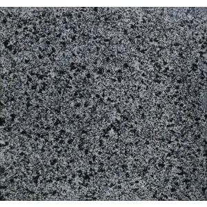GRANIT NH GRI POLISHED - 60X60X1.8 cm, finisaj lucios (polisat), gri închis cu puncte negre și albe, ideală pentru pardoseli și pereți eleganți și rezistenți, interior sau exterior.