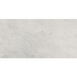 GRESIE MINERAL PERLA - 30X60, mată, nuanță gri perlat cu aspect natural de piatră, ideală pentru interior și exterior, rezistentă la trafic intens și alunecare (R10).