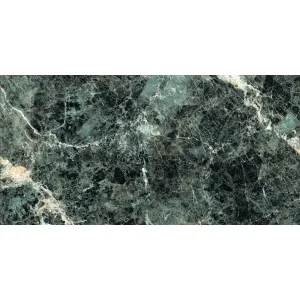 GRESIE OPULANCE GREEN VN - 60X120 cm, porțelanata, în nuanțe de verde închis cu nervuri albe și accente aurii, cu aspect luxos de marmură, finisaj super lucios high glossy, ideală pentru interior.
