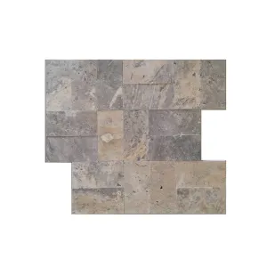 PAVAJ TRAVERTIN SILVER - 15.25X30.5X3 cm, cu finisaj tumbled și suprafață nechituită, în nuanțe elegante de gri, crem și bej, ideal pentru amenajări exterioare cu un aspect natural și sofisticat.