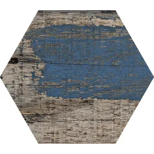 GRESIE HEXAGON ASTER NAVY - 21.5X25 cm, portelanată, glazurată, nerectificata, cu finisaj mat, în nuanțe de albastru marin cu efect rustic de lemn uzat. Ideală pentru interior și exterior, potrivită spațiilor moderne cu personalitate.