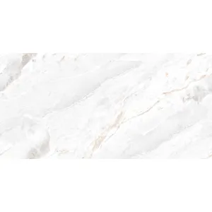 GRESIE MIDOX BLANCO - 60X120 cm, porțelanată, îmbină rafinamentul marmurei albe cu un finisaj lucios elegant, aducând luminozitate și stil în orice spațiu interior sau exterior.