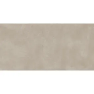 GRESIE FINGER PRINT EARTH - 60X120 cm, porțelanată, mată carving, în tonuri crem pământiu cu textura discretă, model unitar, ideală pentru amenajări moderne la interior și exterior.