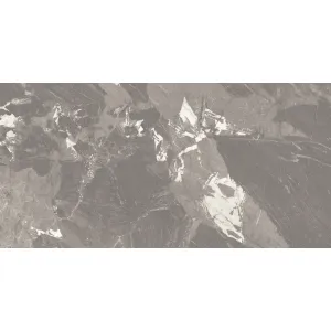 GRESIE GRIGEO NATURAL PEARL - 60X120 cm, porțelanată, surprinde frumusețea brută a pietrei naturale, într-o nuanță elegantă de gri și cu finisaj pearl mat sofisticat.