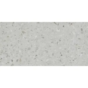 GRESIE CEPPO DI GREY - 80X160 cm, porțelanată, aspect terrazzo gri cu incluziuni minerale naturale, finisaj mat cu efecte speciale Diamond, potrivită pentru interioare și exterioare moderne.