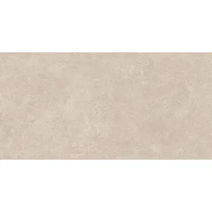GRESIE ARKOSE MIST - 60X120 cm, porțelanată, finisaj mat cu efect granulat, în nuanță de crem subtil, potrivită pentru spații moderne și elegante, atât la interior cât și la exterior.