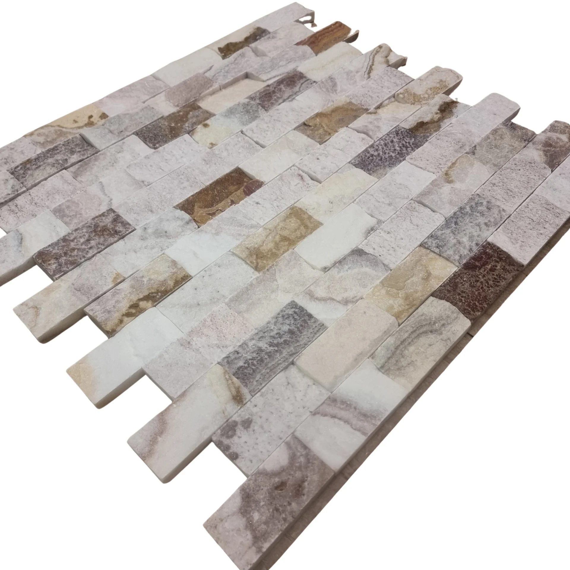 MOZAIC RAINBOW ONYX - 29X30.5 cm, grosime variabila 1.5-1.8 cm, finisaj split face, nuanțe multicolore și textură neregulată, ideal pentru decoruri spectaculoase și elegante.