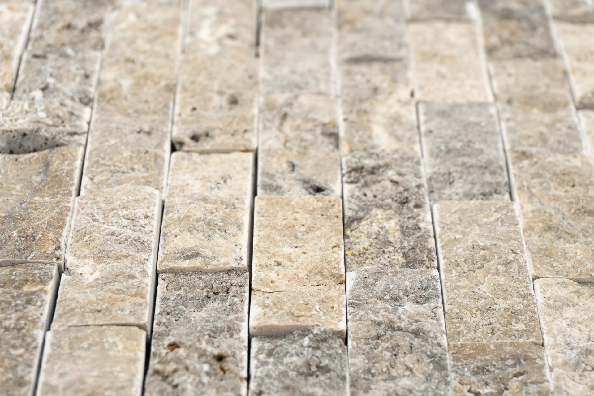 MOZAIC DIN TRAVERTIN SILVER MIX - 29X30.5 | Orient Ceramic
