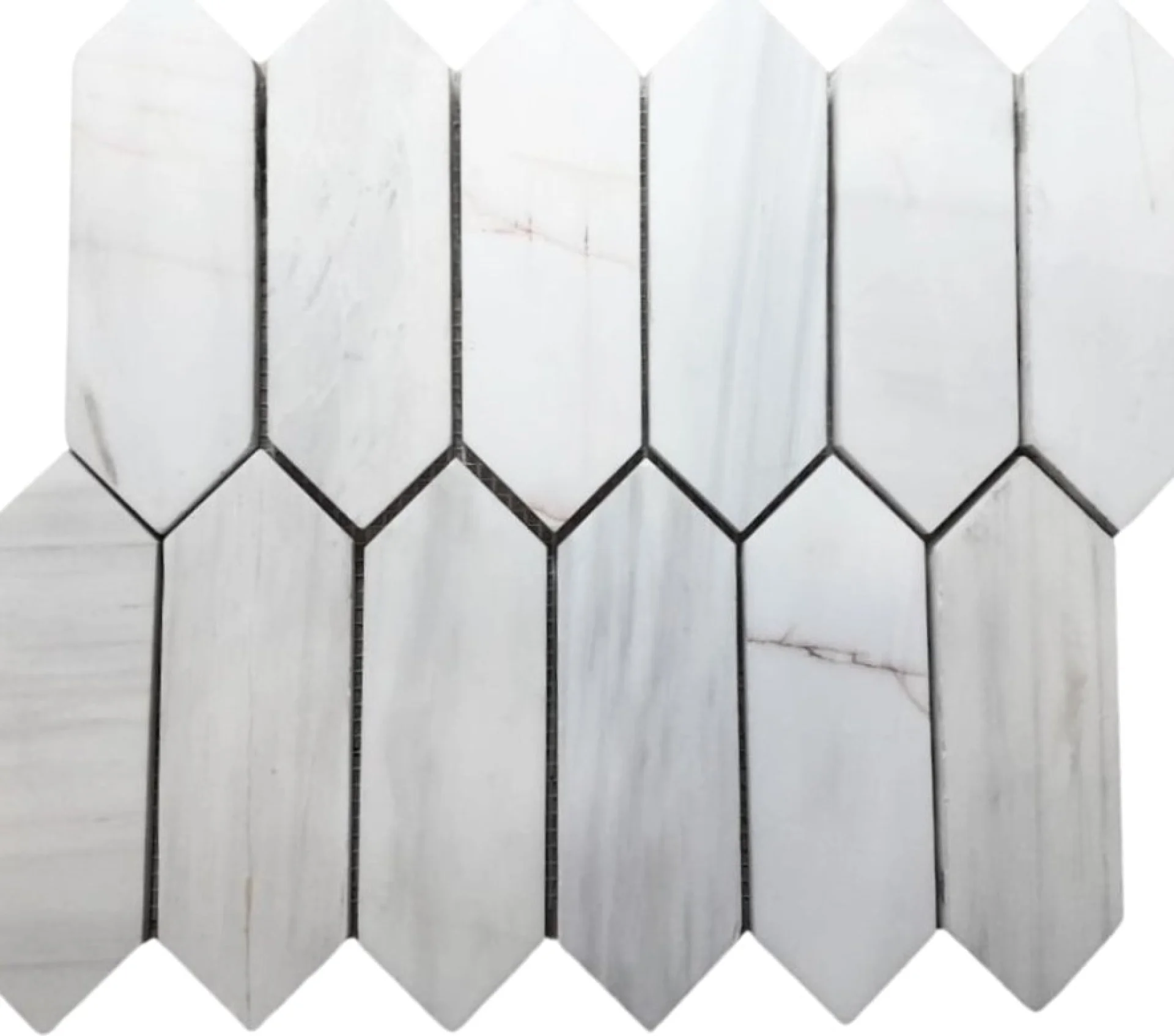 MOZAIC DIN DOLOMIT COLORED PICKET - 28X30.5 cm, design modern cu muchii ascuțite, realizat din piatră naturală Dolomit, finisaj șlefuit, in nuanțe subtile de alb cu vene gri.