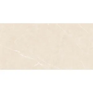 GRESIE SABBIA LIGHT BEIGE 60X120 CM este inspirată din frumusețea pietrei naturale în tonuri calde de crem și bej, oferind un decor luminos și rafinat.