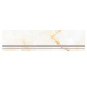 TREAPTA GRESIE JENY BEIGE - 120X30 cm, portelanată, glazurată, lucioasă, rectificată, ideală pentru spații interioare și exterioare, aspect de marmura Onyx in nuante de bej si crem.